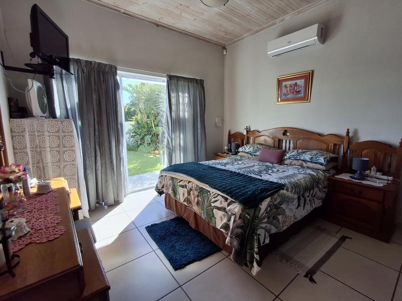4 Bedroom Property for Sale in Golden Mile Western Cape